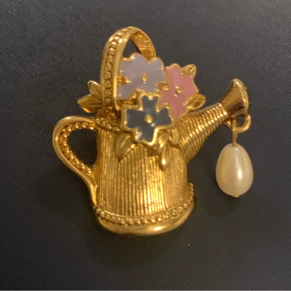 Vintage Avon Friendship in Bloom Lapel Pin Brooch Signed 1 1/4”W x 1 1/4”H